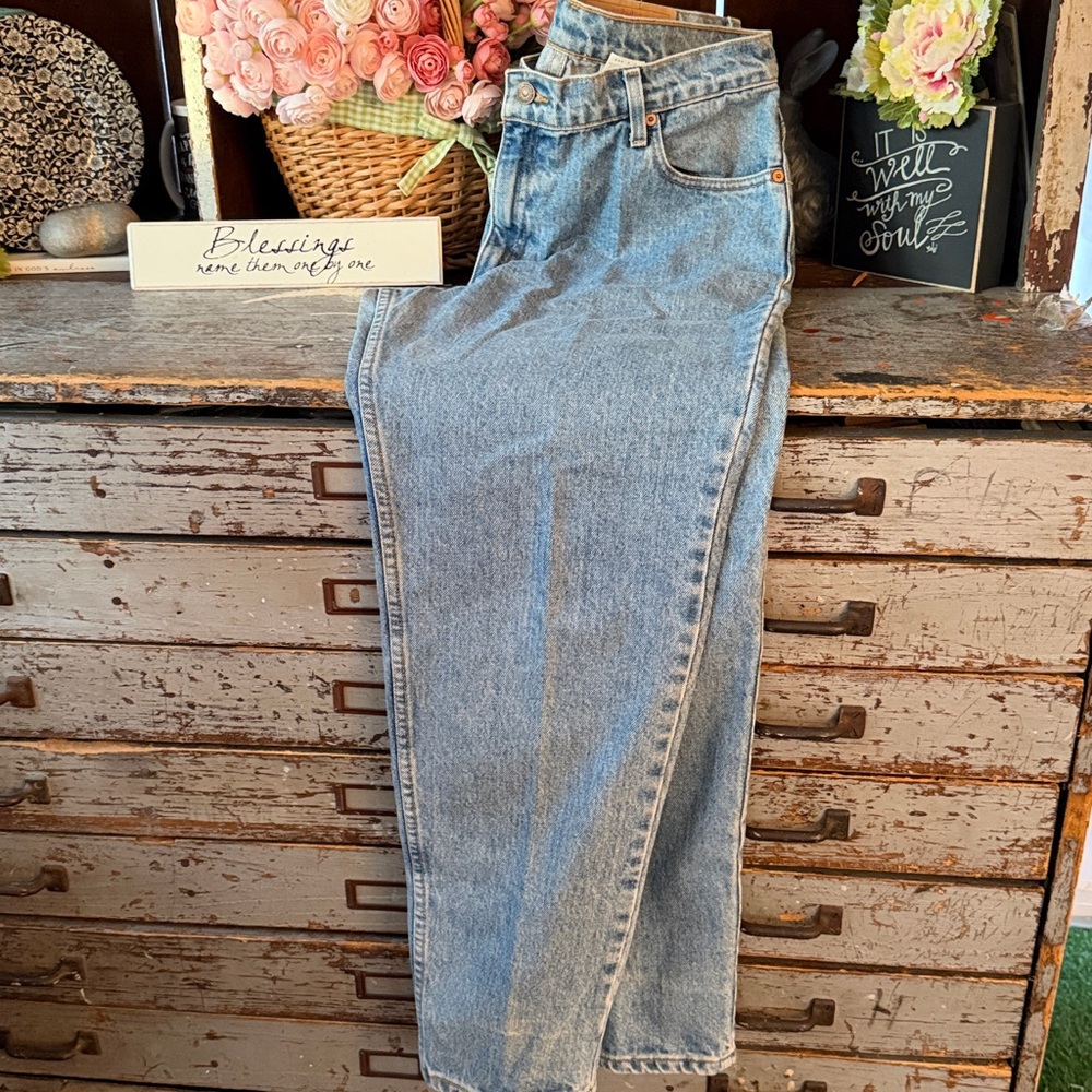 Levi's Sky Blue Relaxed Jeans. 550 Tapered leg . Excellent Condition